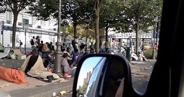 بالفيديو.. اشتباكات وعنف بين المهاجرين الأفارقة والشرطة الفرنسية