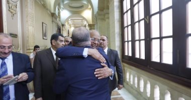 بالصور.. على عبد العال يهنئ الفائزين برؤساء اللجان النوعية