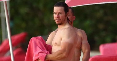 مارك ويلبرج يقضى إجازة من تصوير Transformers: The Last Knight فى باربادوس