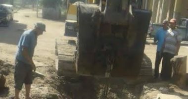 محافظ دمياط يثنى على أهالى قرية ميت الخولى لتغطيتهم مصرفا بالجهود الذاتية