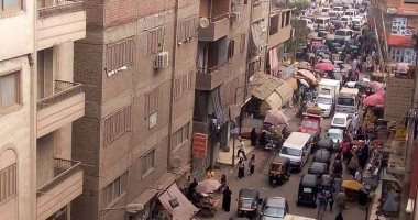 حى روض الفرج يزيل الحواجز الحديدية لتسهيل حركة المرور والمارة بالشوارع 