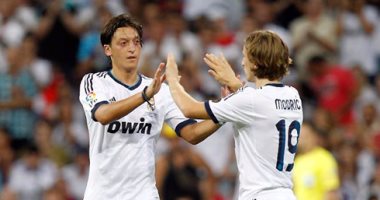 شاهد.. رسالة ثنائى ريال مدريد لأوزيل فى عيد ميلاده