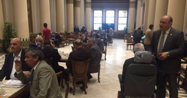 النواب يتوافدون على البرلمان لإجراء انتخابات اللجان وحضور الجلسة العامة