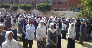 بالفيديو.. مدارس كفر الشيخ تقف دقيقة حدادا على أراوح شهداء مصر بسيناء