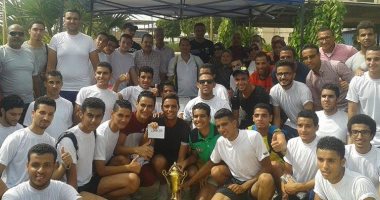 رئيس جامعة بورسعيد يقود الطلاب فى سباق جرى