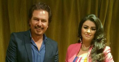 محمد رياض يكشف عن بداياته الفنية فى "بالألوان الطبيعية" مع نادية حسنى