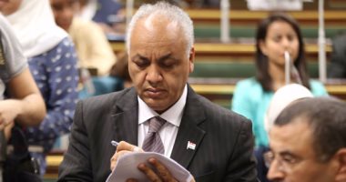 مصطفى بكرى مهاجما برلمانى سودانى تطاول على مصر: يعتنق وجهة الإخوان