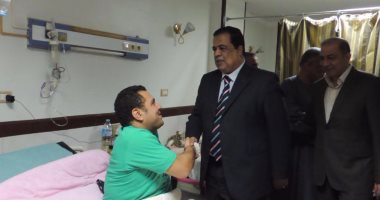بالصور .. مدير أمن كفر الشيخ ومدير المباحث يزوران المصابين فى حادث دسوق