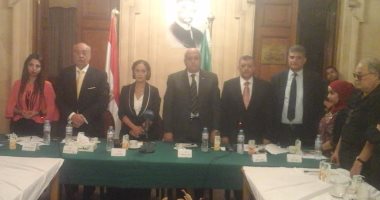 بدء ندوة "الهجرة غير الشرعية" فى الوفد بدقيقة حدادا على ضحايا مركب رشيد