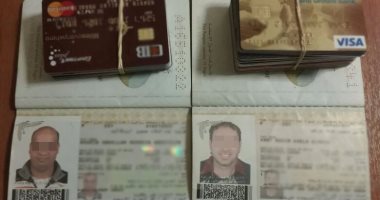 ضبط راكبين بمطار القاهرة حاولا تهريب 20 ألف دولار و46 فيزا إلى تركيا