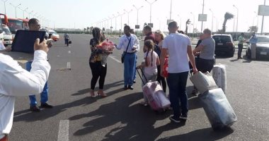 بالصور.. وصول 501 سائح أوكرانى مطار الغردقة على متن 3 رحلات شارتر
