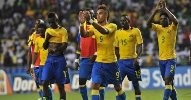 المصرى جهاد جريشة يشهر أول إنذار فى بطولة أمم أفريقيا 2017