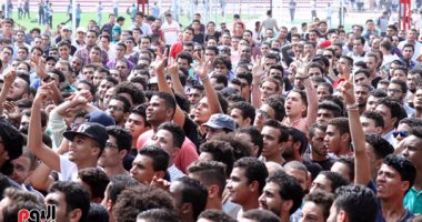 بالصور.. الجماهير تهتف من داخل الزمالك: "أربعة مش كتير.. مفيش مستحيل"