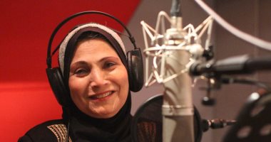 على طريقة "بشرة خير".. فاطمة عيد تسجل "الشعب يأمر" استعدادا لتصويرها كليب