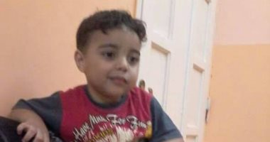 بالصور.. بعد إصابته بمرض نادر.. "أحمد" يأمل فى العلاج بالخارج