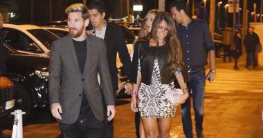 بالصور.. نجوم برشلونة فى عشاء جماعى احتفالا بالحذاء الذهبى لسواريز