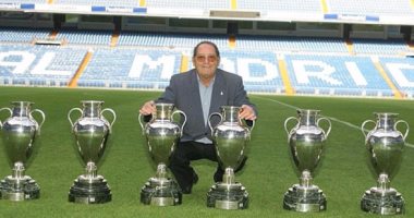 "خينتو" أسطورة ريال مدريد يحتفل بعيد ميلاده الـ83