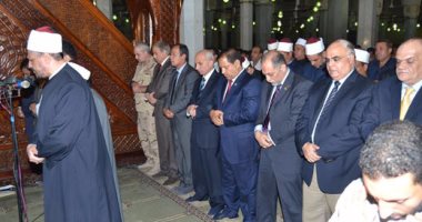 محافظ الغربية ومستشار المفتى يؤديان صلاة الجمعة بالسيد البدوى فى طنطا