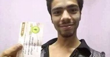  صفحة لمحبى الزمالك تنشر صورة مشجع مزقت ملابسه لحصوله على تذكرة مباراة صن داونز