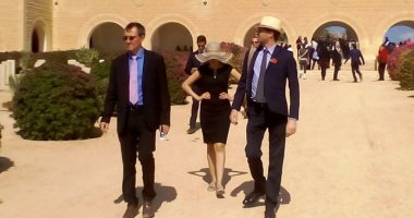 بالصور.. وصول الوفود المشاركة فى إحياء الذكرى 74 لمعركة العلمين