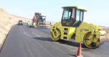 بالصور.. محافظ جنوب سيناء: تطوير ورصف طريق "نويبع - طابا" بطول 65 كم