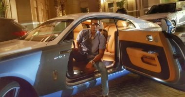 محمد رمضان يثير الجدل مجددا بصورة من داخل سيارة فارهة