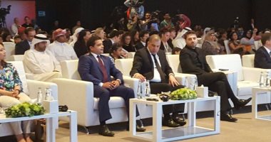 محمد هنيدى ينشر صورة من مهرجان الشارقة السينمائى للطفل