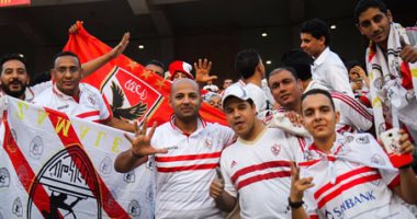 بالصور.. الأغانى الوطنية تشعل مدرجات برج العرب قبل النهائى الأفريقى