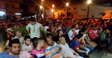 بالصور... مقاهى المحلة "كامل العدد" قبل النهائى الأفريقى