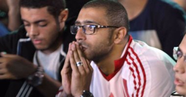 جماهير الزمالك تشعل مدرجات برج العرب بالشماريخ