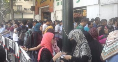 حاملو الماجستير يتظاهرون أمام مجلس الوزراء للمطالبة بالتعيين