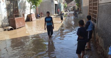 انفجار ماسورة مياه خلف مجلس مدينة كفر الزيات بالغربية