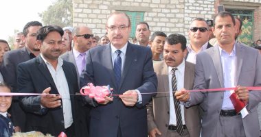 بالصور.. محافظ بني سويف يفتتح إعمار 4 قرى ويسلم 10 مساعدات زواج ليتيمات