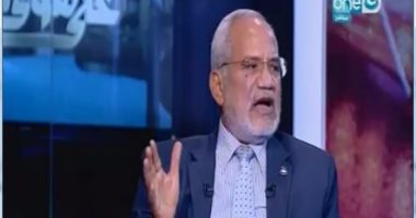 بالفيديو.. عضو بالبحوث الإسلامية لـ"خالد صلاح": المنتقبات المتعاملات مع الناس "آثمات"