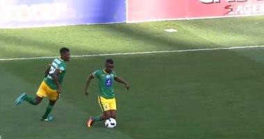بالفيديو.. "رمضان صبحى" جديد يظهر فى جنوب أفريقيا وينال بطاقة صفراء 