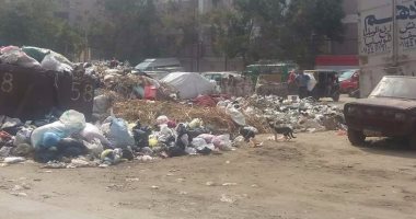 قارئ يرصد تراكم القمامة فى شارع الأربعين بعين شمس 