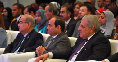 بالصور.. السيسي: حل مشكلة عودة الجماهير وشغب الملاعب فى الالتزام بالتعليمات 