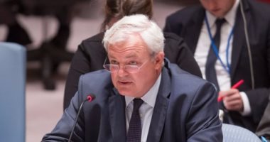الحوثيون يطلقون النار بتعز لمنع وكيل أمين الأمم المتحدة من دخولها