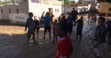 بالفيديو.. أطفال "حاجر سوهاج" يستغيثون : الحقنا يا ريس