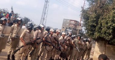  بالفيديو.. وصول قوات الأمن للسيطرة على خصومة ثأرية فى قرية دبركى بمحافظة المنوفية  