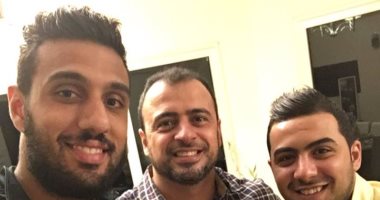 أحمد الشناوى يتلقى نصائح من الداعية "مصطفى حسنى"