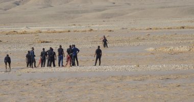 مدير أمن قنا يوقف مرور الحافلات السياحية بطريق الجيش بسبب السيول