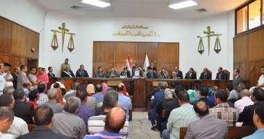 وصول المتهمين بالاتجار فى الأعضاء لجلسة التحفظ على أموالهم