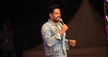 بالصور.. حماقى يتألق فى حفل الجامعة الأمريكية ويشكر جمهوره عبر "فيس بوك"