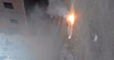 بالفيديو.. انفجار كابلات الكهرباء بحى الكهف فى مدينة الغردقة