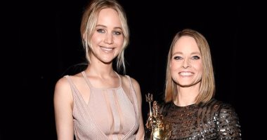 جنيفر لورانس تتألق بحفل "Britannia Awards"وتكريم صامويل جاكسون وماكجريجور