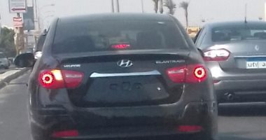 قارئ يرصد سيارة بدون لوحات معدنية بالحى الأول بمدينة 6 أكتوبر
