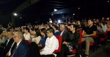 بالصور.. إقبال كبير على العرض الأول لفيلم سمير سيف "ابن دموعها" بقرطاج