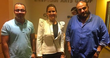 بالصور هنا شيحة تتعاقد رسميا مع "فنون مصر" على "لعبة الصمت"