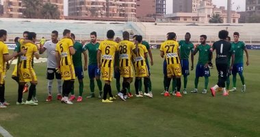 بالفيديو.. المقاصة يتقدم على سموحة 2/ 1 فى الشوط الأول
